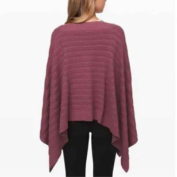 Lululemon Forward Flow Poncho Plumful One Size - Picture 2 of 5